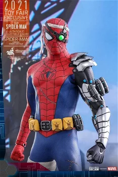 HOT DEAL - Hot Toys Spider-Man Videogame Cyborg Suit VGM51 - 4