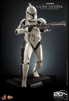 Hot Toys Star Wars Episode II Attack of the Clones Clone Trooper - 1