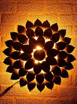 bijzondere Wandlamp , bloem vorm ,kado, gold,bladeren - 1