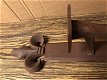 Zware gietijzeren wandkandelaar met Franse lelie , kado - 6 - Thumbnail