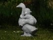 tuinbeeld , gans met kind , vol steen , gans - 0 - Thumbnail