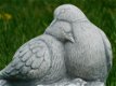 Beeld vogeltjes met nestje , vol steen lief , vogel , tuinbeeld - 1 - Thumbnail