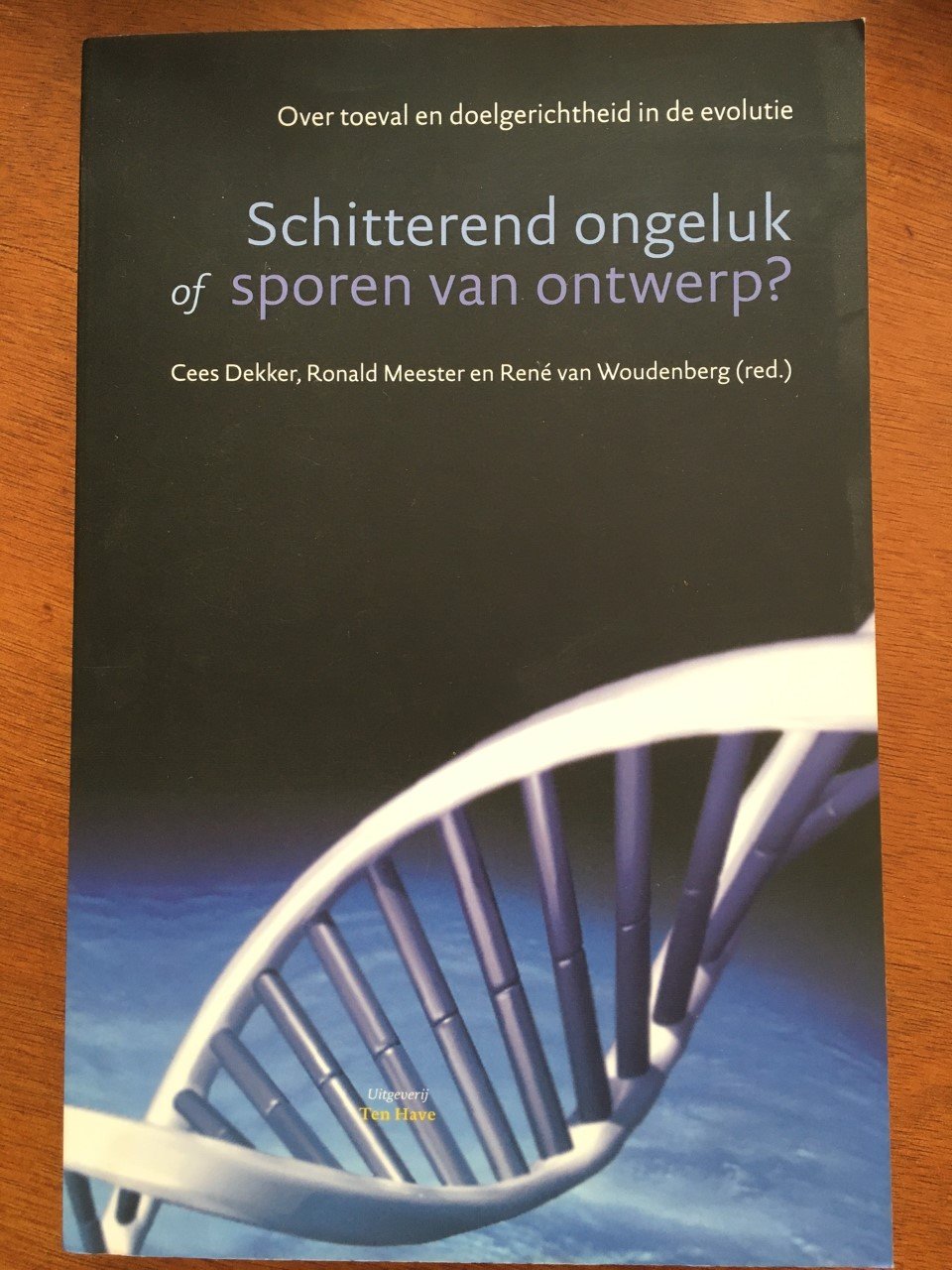 Schitterend ongeluk of sporen van ontwerp? - Cees dekker, Ronald Meester - nr. 1