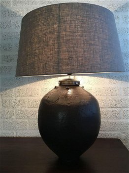 Prachtige lamp op oud indonesische rijstekruik, UNIEK - 1