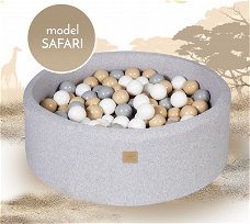 Grijze ballenbak met 250 ballen - Safari set - 90x30 cm