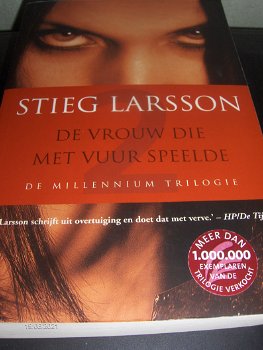 Stieg Larsson-Millennium Trilogie beataande uit drie delen met i totaal 1779 blz. - 2