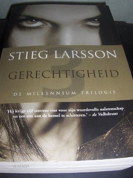 Stieg Larsson-Millennium Trilogie beataande uit drie delen met i totaal 1779 blz. - 4