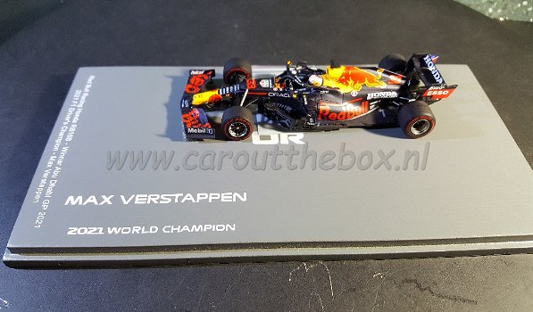 Red Bull RB16B Max Verstappen Champion 1:43 Spark - 1