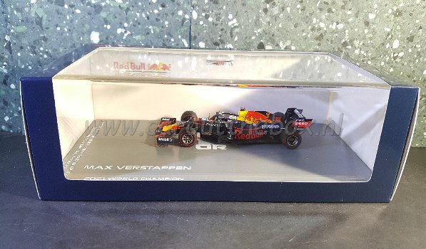 Red Bull RB16B Max Verstappen Champion 1:43 Spark - 3