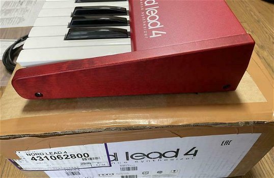 Nord Lead4 Synthesizer Original Box Compleet met accessoires - 2