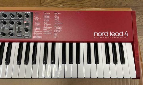 Nord Lead4 Synthesizer Original Box Compleet met accessoires - 3