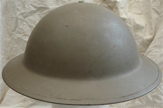 Helm Nederlands, BB (Bescherming Bevolking), type: MK II, model: Brodie, maat: 56, 1956.(Nr.3) - 2
