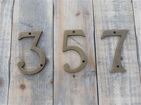 Huisnummers , huisnummer messing - 1