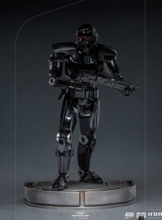 Star Wars "Dark Trooper" The Mandalorian Statue