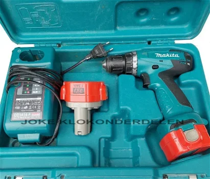 = Boormachine Makita met 2 batterijen =47366 - 1