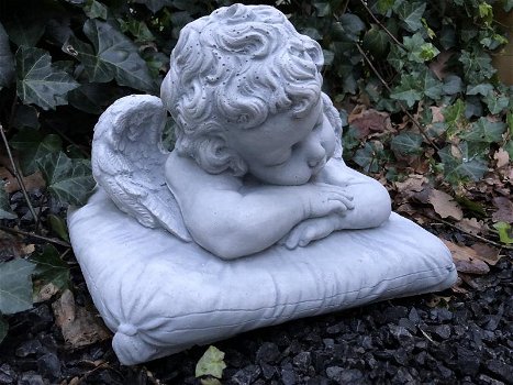 slapende engel , engel , tuinbeeld - 1