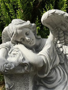 wakende engel , grafbeeld , tuinbeeld - 1