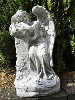 wakende engel , grafbeeld , tuinbeeld - 2