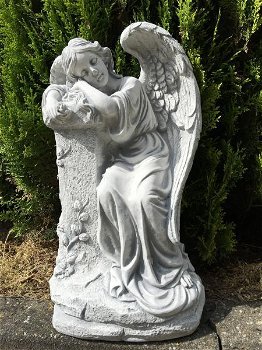 wakende engel , grafbeeld , tuinbeeld - 3