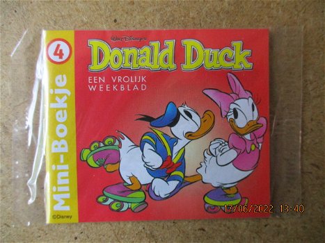 adv6700 donald duck mini 4 in seal - 0