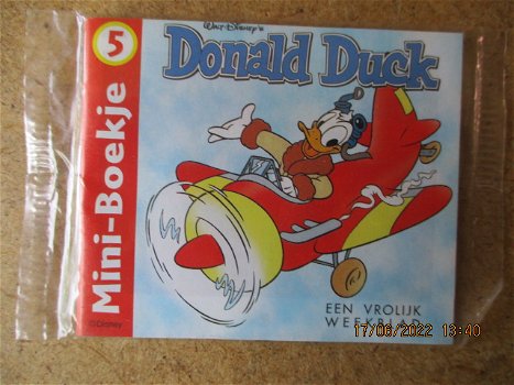 adv6701 donald duck mini 5 in seal - 0