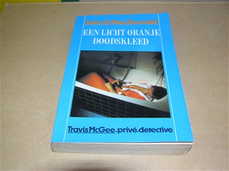 Een Licht Oranje Doodskleed -John D. MacDonald - 0