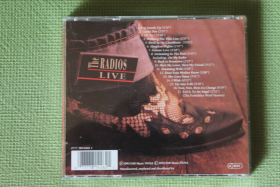 238s - cd - the radios - live - Afbeelding 2