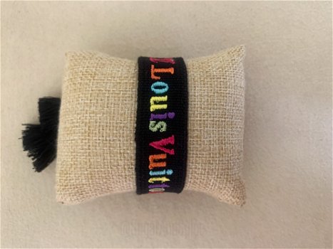 Zwarte Friendship armband met regenboog letters logo paris - 1