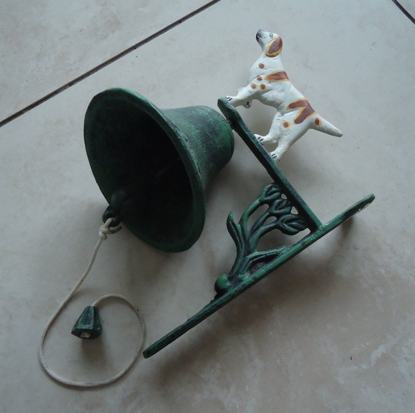 Te koop gietijzeren bel + houder met afbeelding van hond. - Afbeelding 3