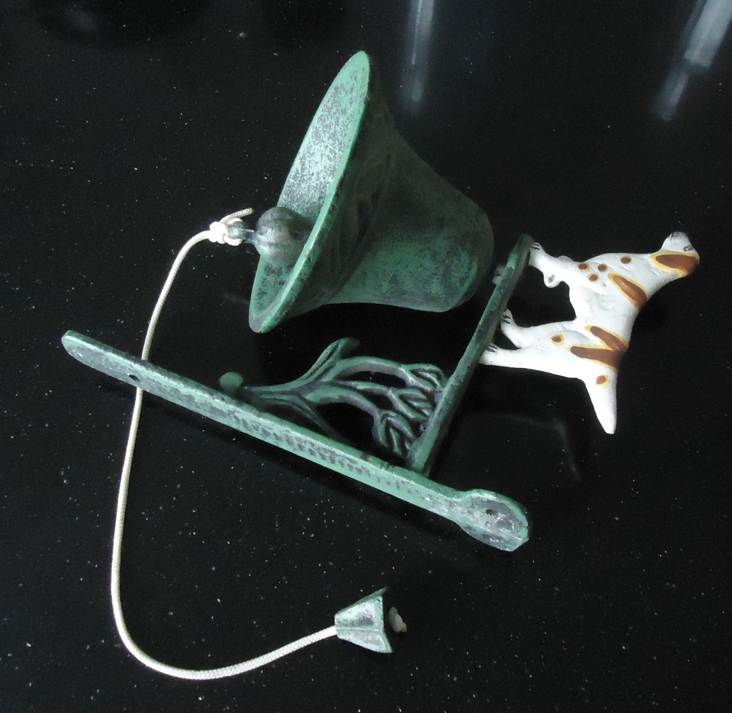 Te koop gietijzeren bel + houder met afbeelding van hond. - Afbeelding 4