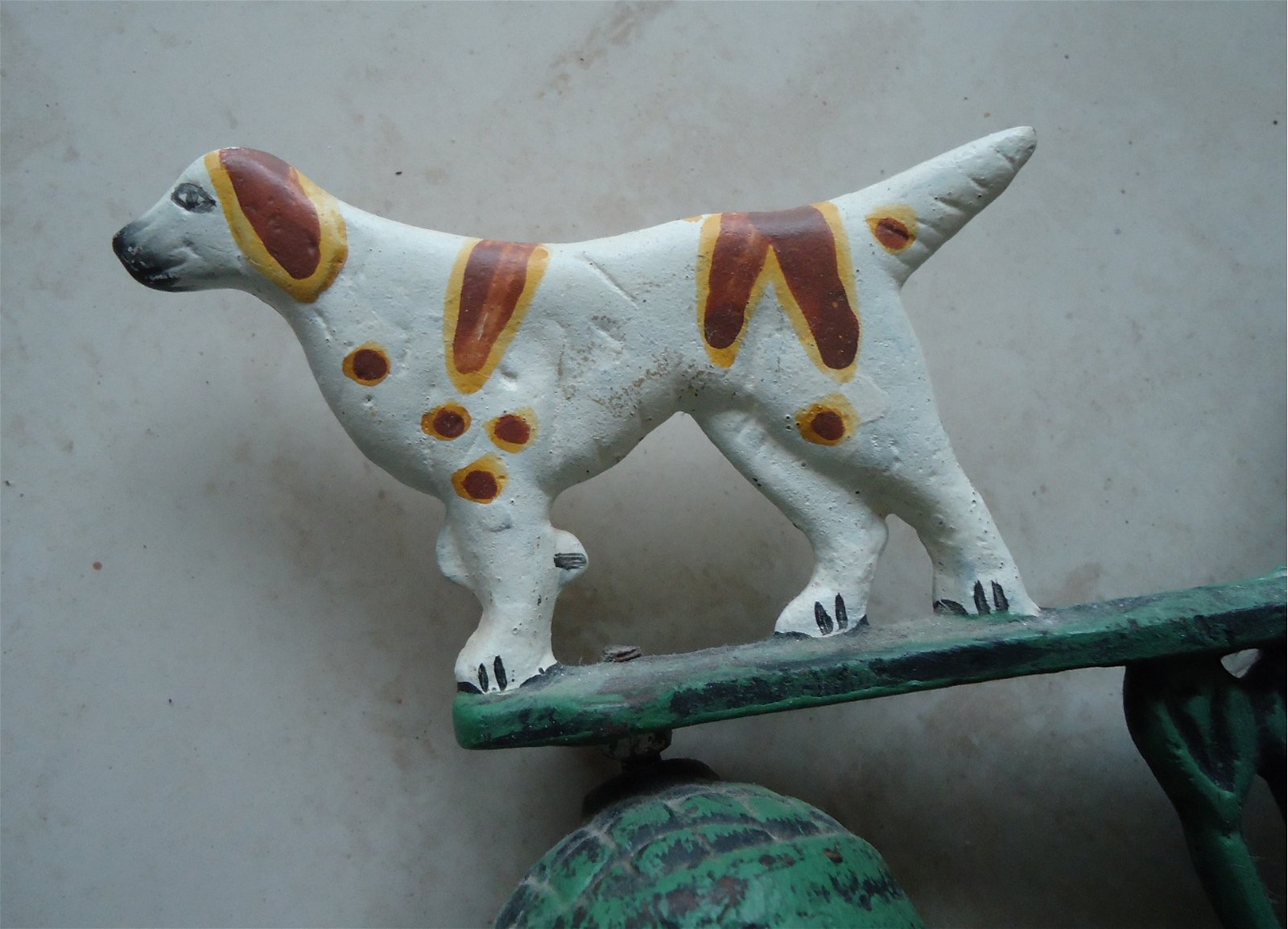 Te koop gietijzeren bel + houder met afbeelding van hond. - Afbeelding 8