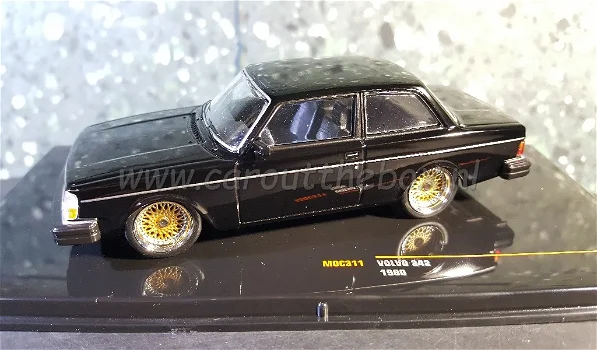 Volvo custom 242 zwart 1980 1:43 Ixo V711 - 0