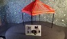 Diorama figuur 1:18 tent / canopy rood AD267 - 3 - Thumbnail