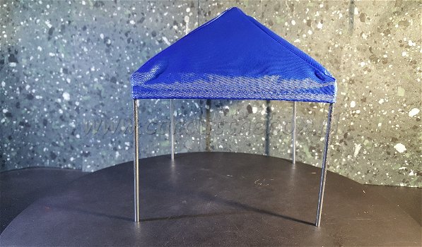 Diorama figuur 1:18 tent / canopy blauw AD268 - 1
