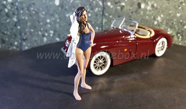 Diorama figuur 1:24 beach girls KATY AD275 - 1