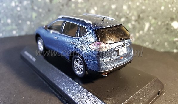Nissan X-Trail (T32) blauw 1:43 Kyosho - 2