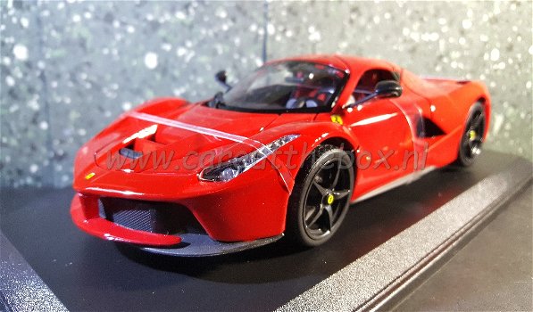 Ferrari LaFerrari rood 1:18 Bburago - 2