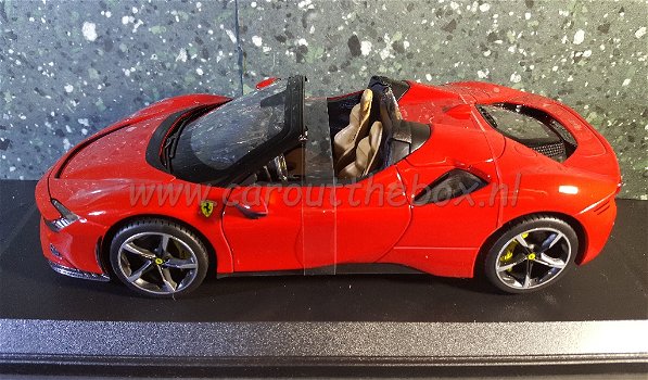 Ferrari SF90 Spyder rood 1:18 Bburago - 2