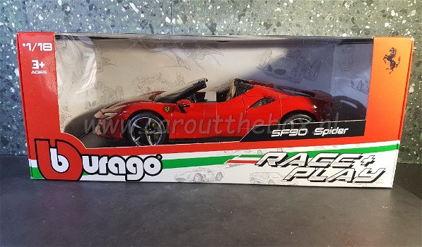 Ferrari SF90 Spyder rood 1:18 Bburago - 4