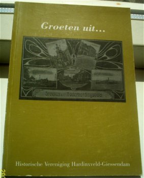 Groeten uit Nederhardingsveld. F.van Gelder.ISBN 9070960516. - 0