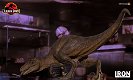 Iron Studios Jurassic Park crouching Velociraptor - 2 - Thumbnail