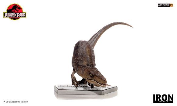 Iron Studios Jurassic Park crouching Velociraptor - 4