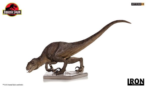 Iron Studios Jurassic Park crouching Velociraptor - 5