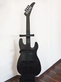 Grote zwarte gitaar als opbergrek - 0