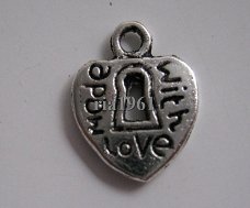 bedel/charm sleutel: slotje made with love -12x10 mm 