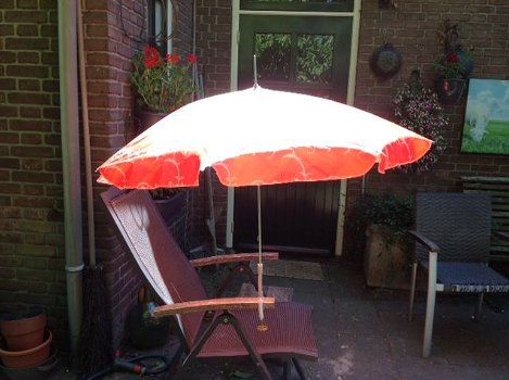 Parasol, om aan de stoel, box, of kinderwagen - te bevestigen - doorsnede 1.20 - is niet verkleurd - 0