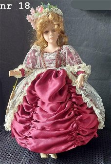 Nr 18.porseleinen pop : victorian doll : mary 43 cm