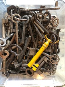 Heel veel oude sleutels