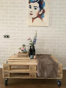 pallettafel , brocante tafel met zwenkwielen