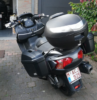 Suzuki Burgman 638cc scooter incl. 3-delige GIVI kofferset - 1